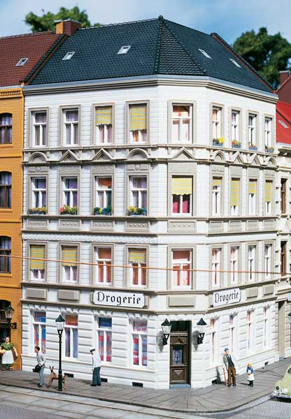 Corner house Schmidtstrasse #25<br /><a href='images/pictures/Auhagen/11398.jpg' target='_blank'>Full size image</a>
